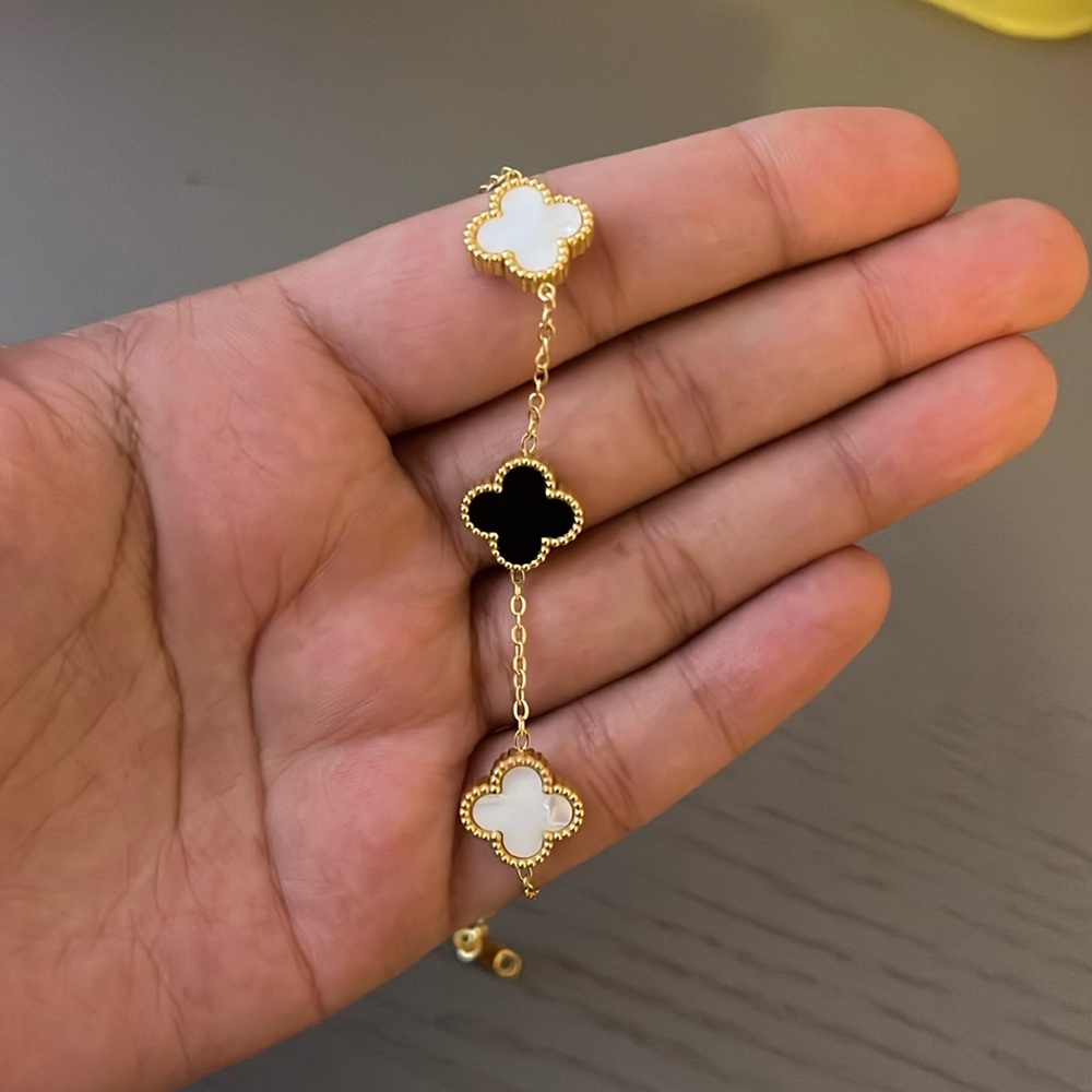 Clover bracelet
